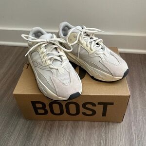 Adidas Yeezy Boost 700 Analog